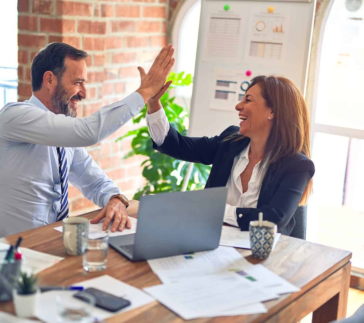 Services 5 adoszakertok adotanacsadok